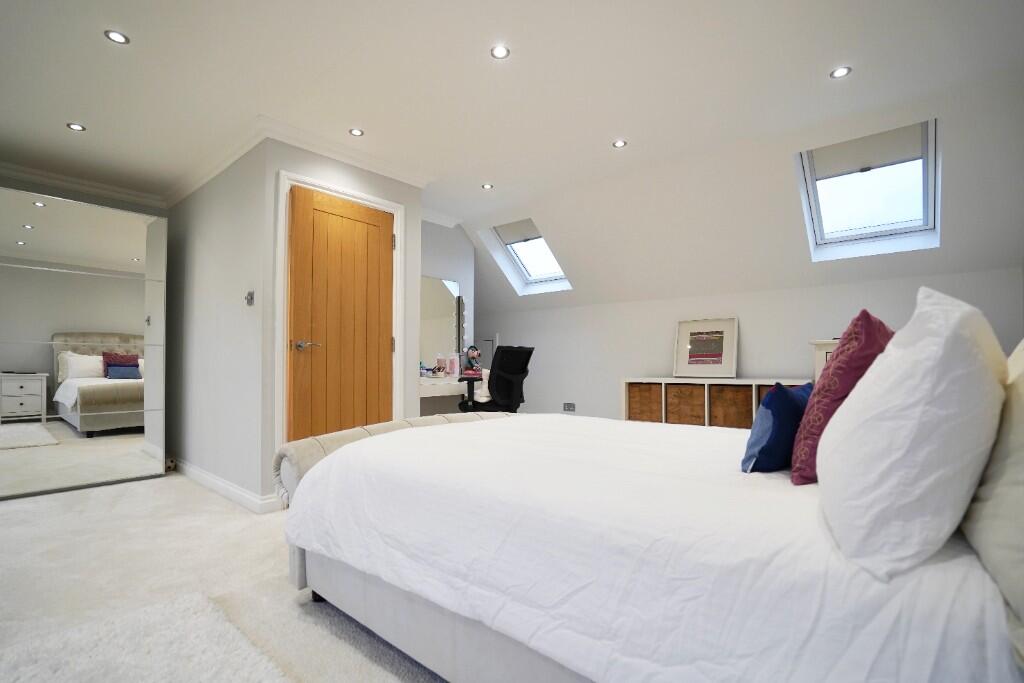 Additional property image - Napsbury Lane, St. Albans, Hertfordshire, AL1