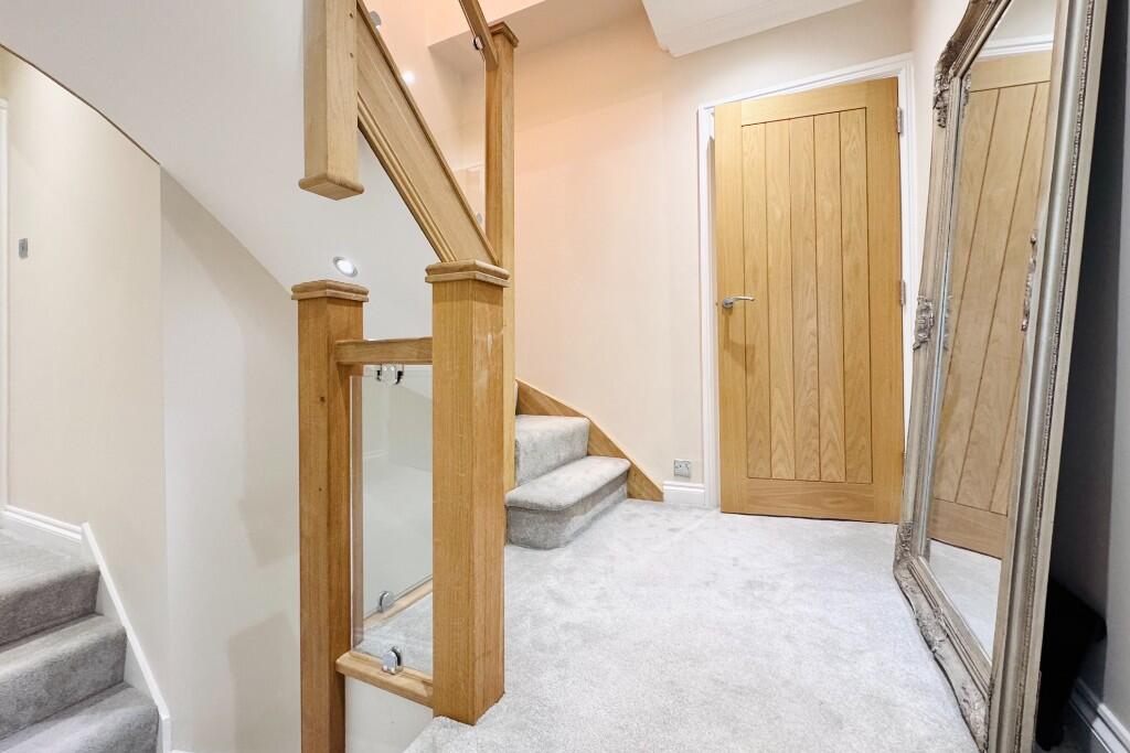Additional property image - Napsbury Lane, St. Albans, Hertfordshire, AL1