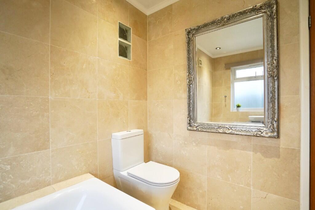 Additional property image - Napsbury Lane, St. Albans, Hertfordshire, AL1