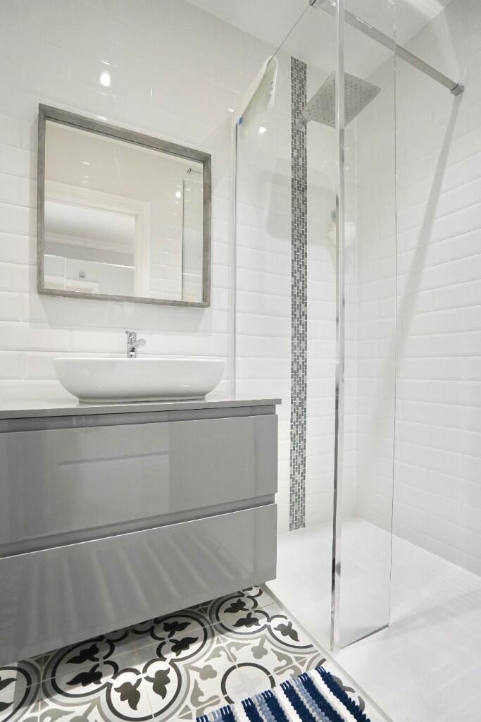 Additional property image - Napsbury Lane, St. Albans, Hertfordshire, AL1