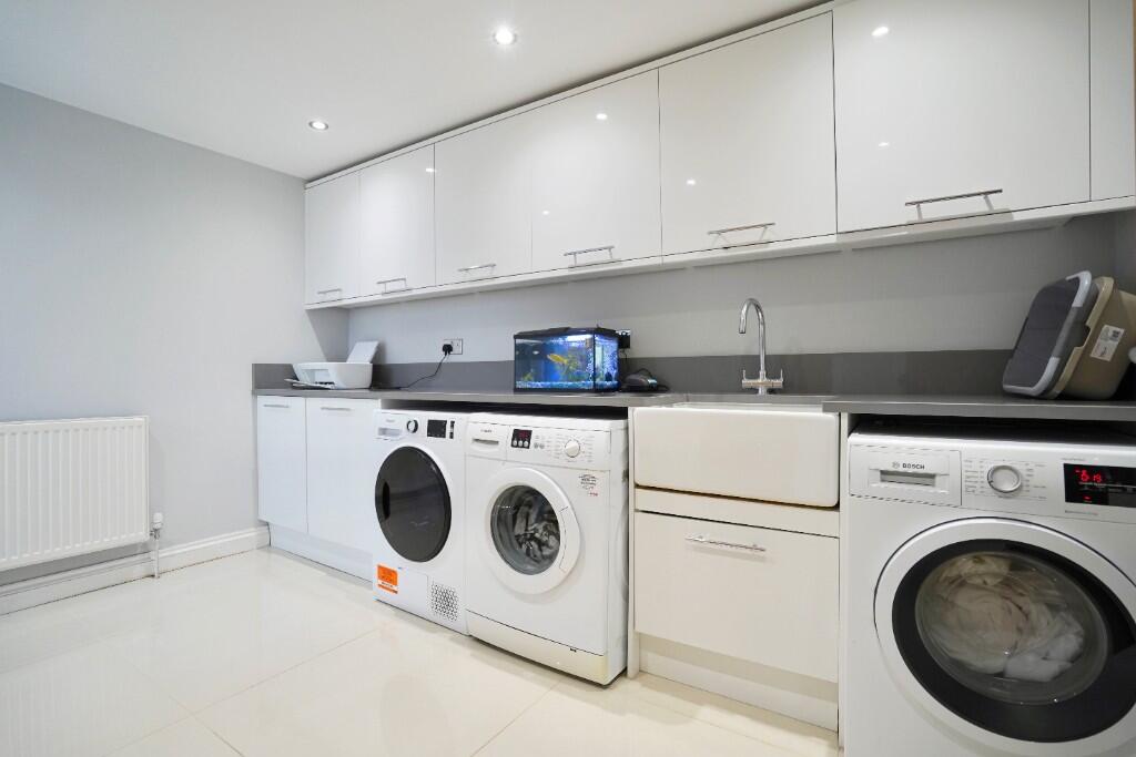 Additional property image - Napsbury Lane, St. Albans, Hertfordshire, AL1