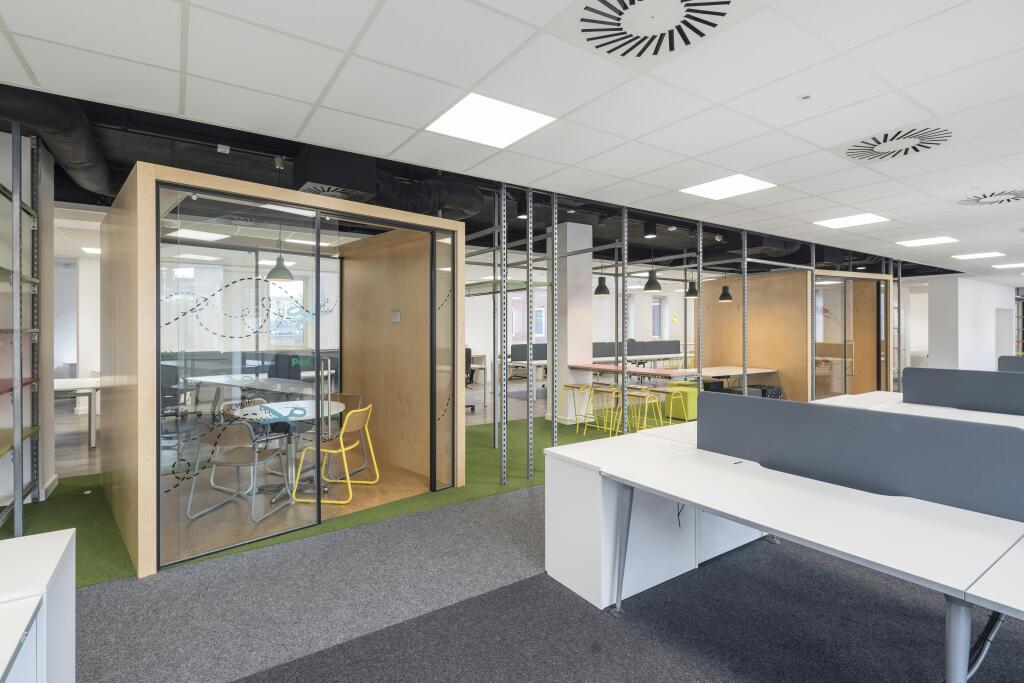 WESTON HOUSE CURTAIN ROAD 15.jpg