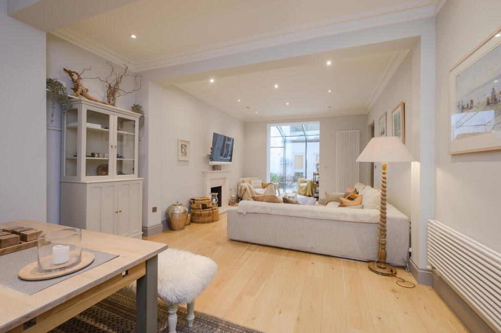 Main image of property: Eccleston Square, London, SW1V 1