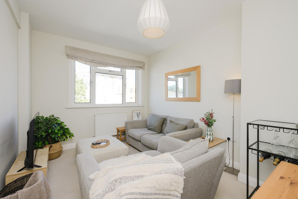 Main image of property: Merton Road, Southfields, SW18