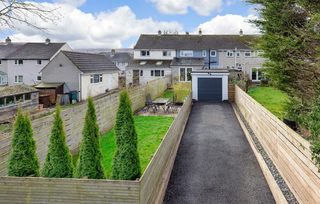 3 bedroom terraced house for sale in Green Lane, Addingham, Ilkley, LS29