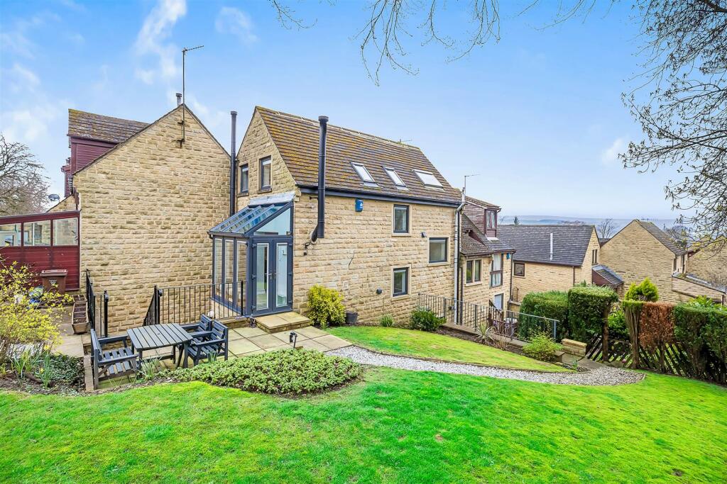 3 bedroom house for sale in Ilkley Hall Park, Ilkley, LS29