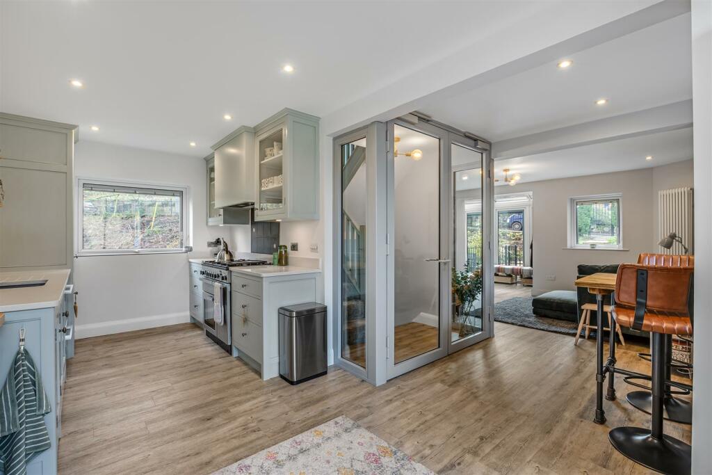 3 bedroom house for sale in Ilkley Hall Park, Ilkley, LS29