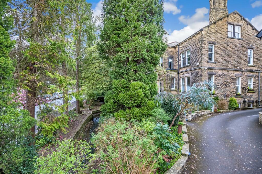 2 bedroom apartment for sale in Grove Road, Ilkley, LS29