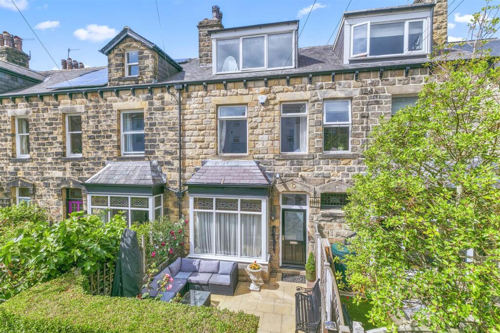 Main image of property: Ashburn Place, Ilkley