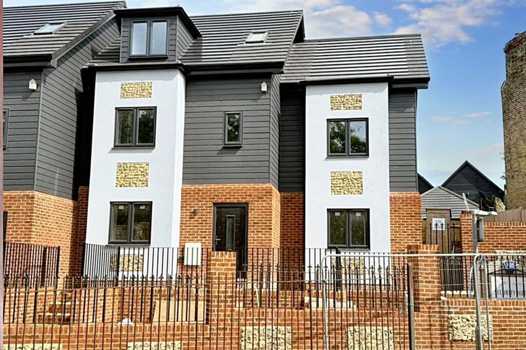 Main image of property: 3 Tivoli Park Gardens, Margate, CT9 4DW