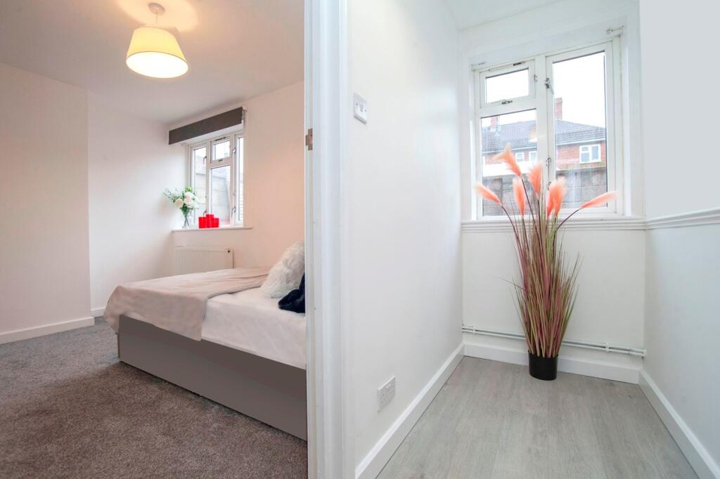 Additional property image - Saint John's Crescent, Bristol