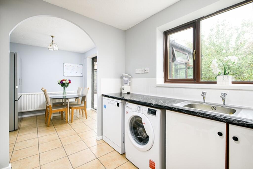 Additional property image - Highfields Close, Bristol