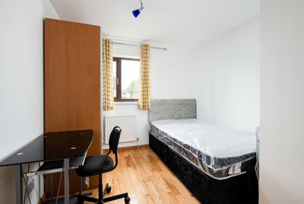 Additional property image - Highfields Close, Bristol