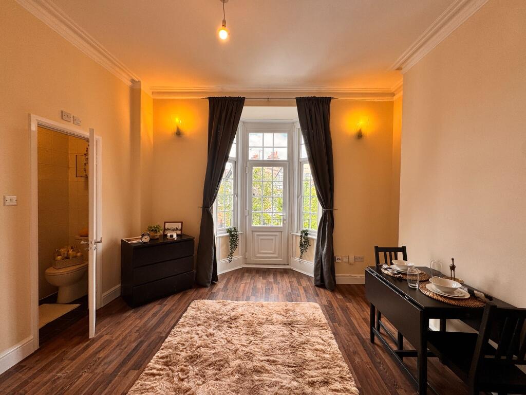 Main image of property: Large Studio with Balcony Heathfield Park, Willesden, NW2 5JE