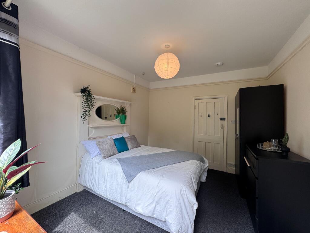 Main image of property: ALL BILLS INC Double Room, Kings Road, London NW10 2BP