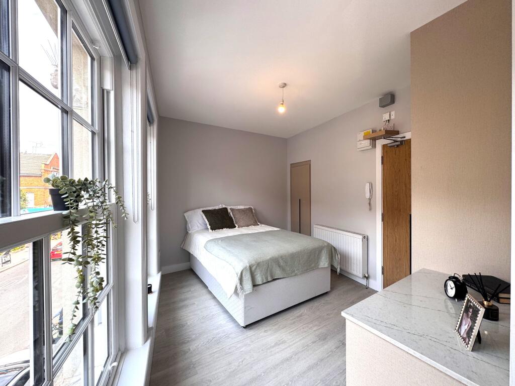 Main image of property: Bright Studio High Road, Willesden, NW10 2SU