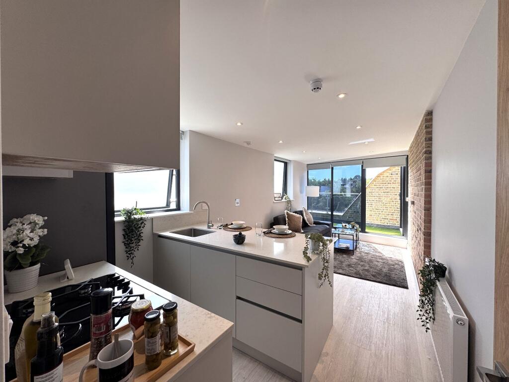 Main image of property: Stunning 2 bedroom flat, 59 High Road, Brent, NW10