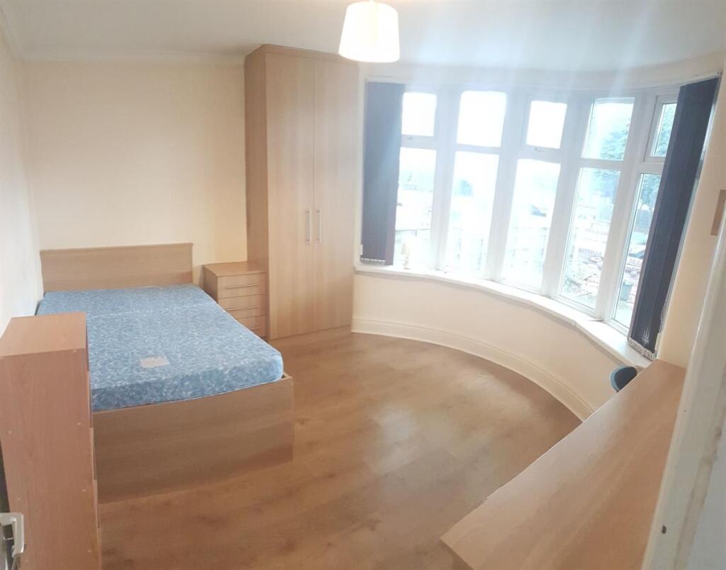 Main image of property: Mauldeth Road Gatley, Manchester, M20