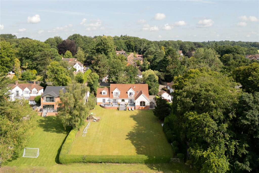 4 bedroom detached house for sale in Taverham Road, Taverham, Norwich