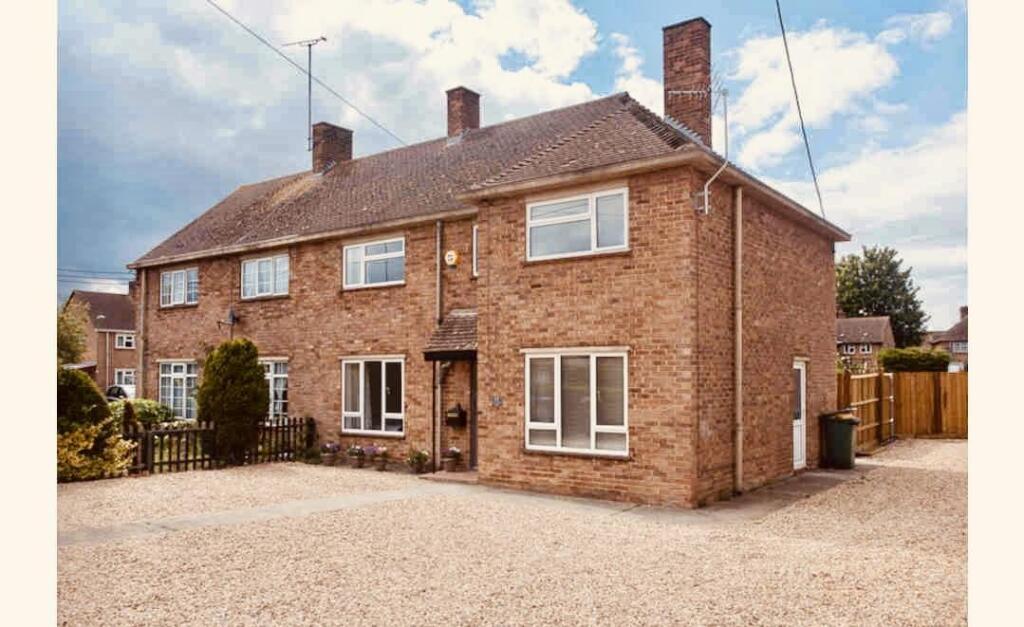 Main image of property: Buckingham Road, Bicester