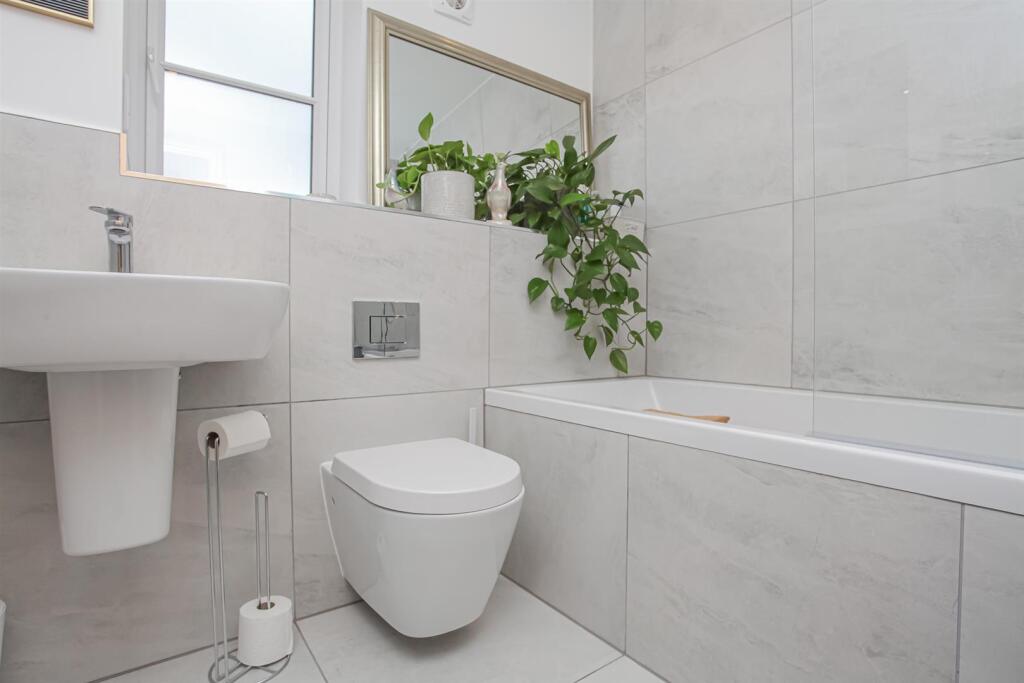 Main image of property: Chapel Street, Bicester