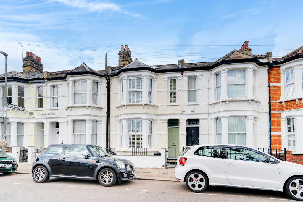4 bedroom terraced house for sale in Eversleigh Road, Shaftesbury