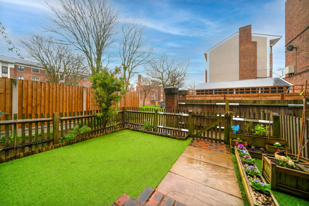 2 bedroom for sale in Copenhagen Street, Kings Cross, London, N1