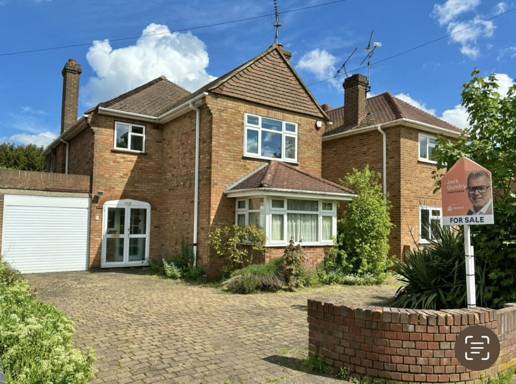 3 bedroom detached house for sale in Maltese Road, Chelmsford, Essex, CM1