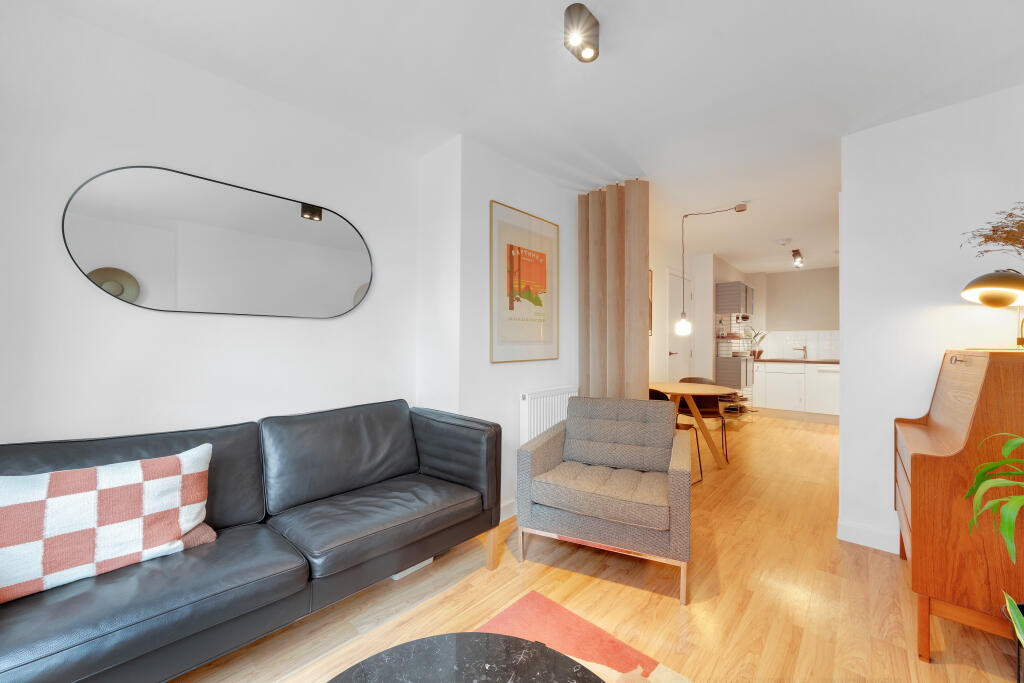 1 bedroom apartment for sale in Mildmay Avenue, Islington, London, N1