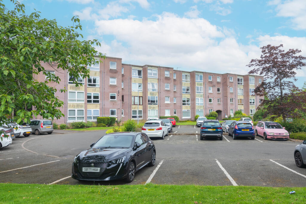 2 bedroom flat for sale in Vicarland Place, Cambuslang, Glasgow, G72