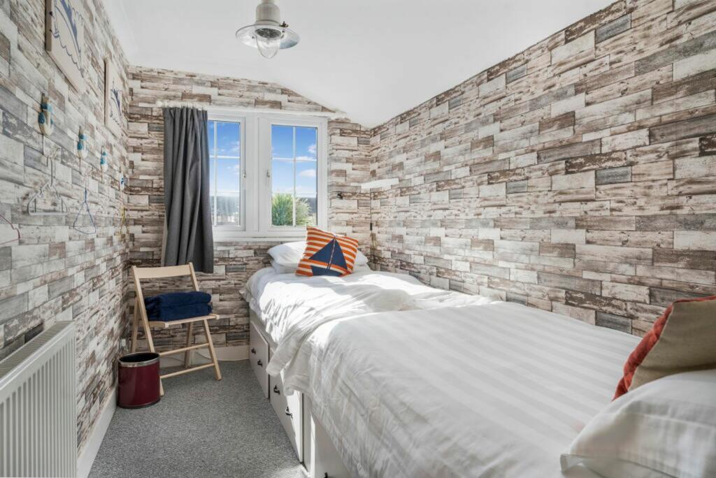 Additional property image - Stade Street, Hythe, CT21