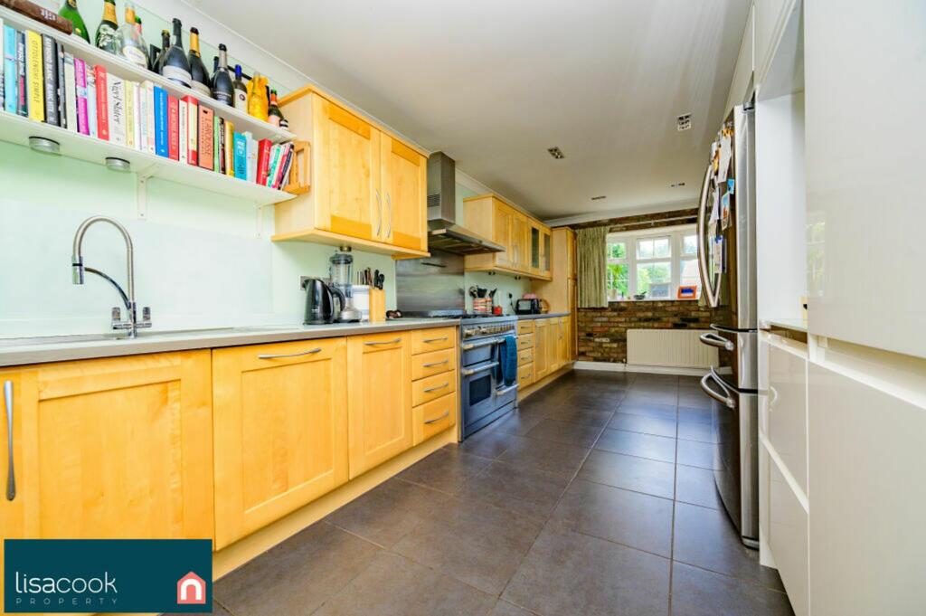Additional property image - Park Street Lane, Park Street, AL2