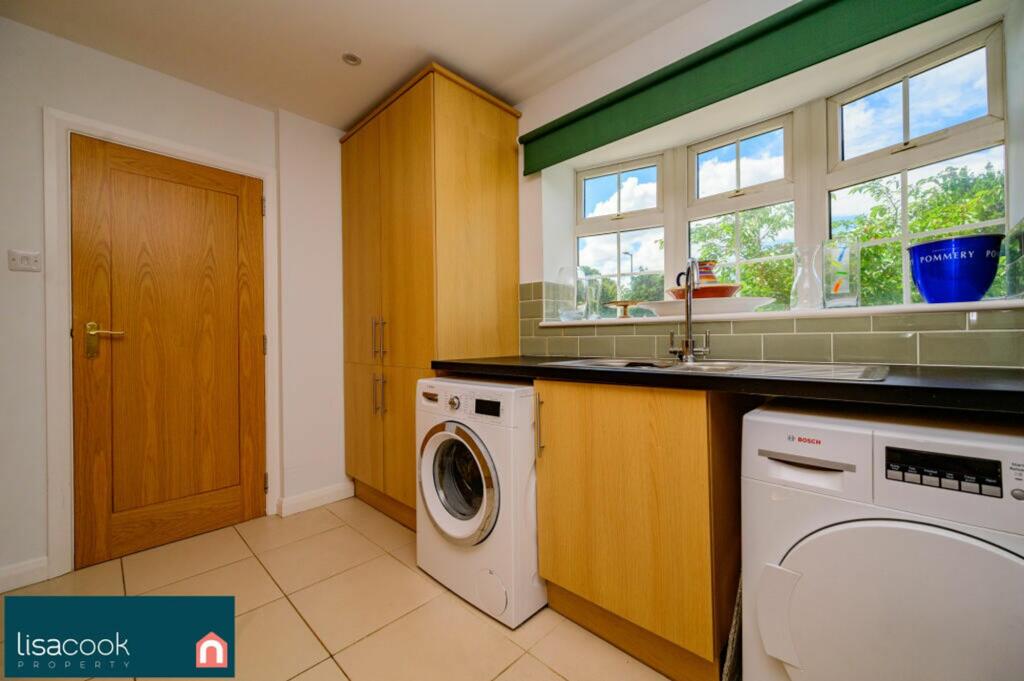 Additional property image - Park Street Lane, Park Street, AL2