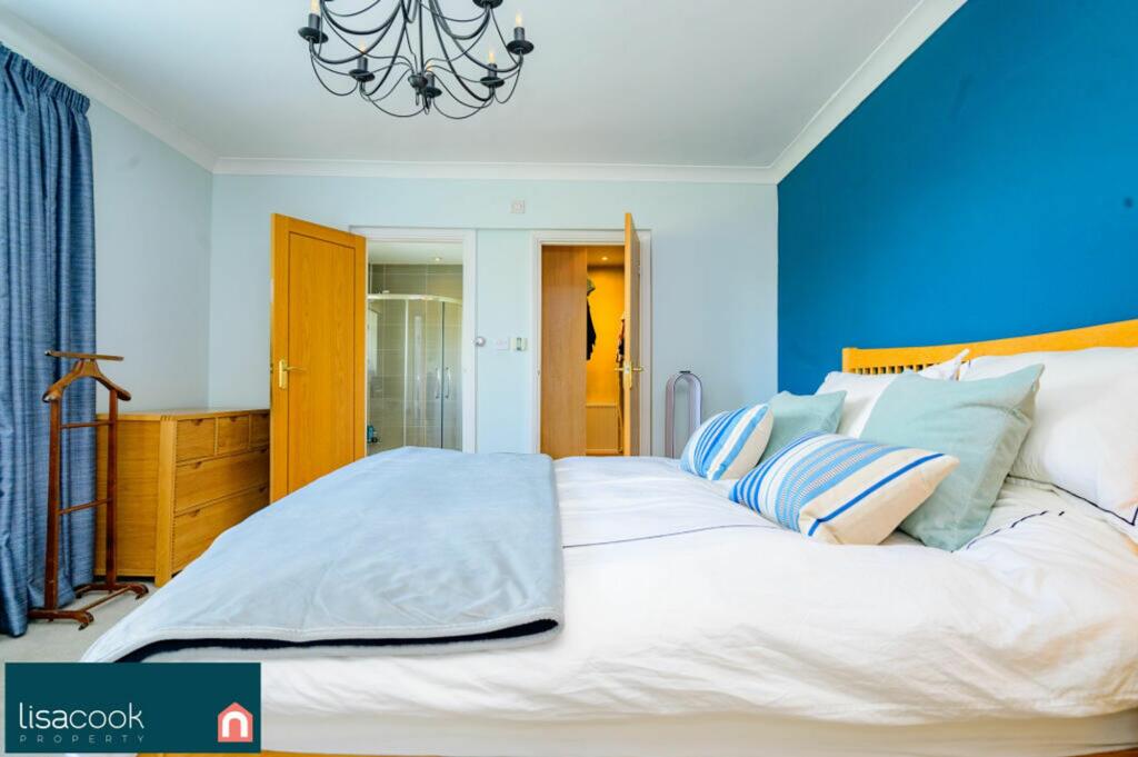 Additional property image - Park Street Lane, Park Street, AL2