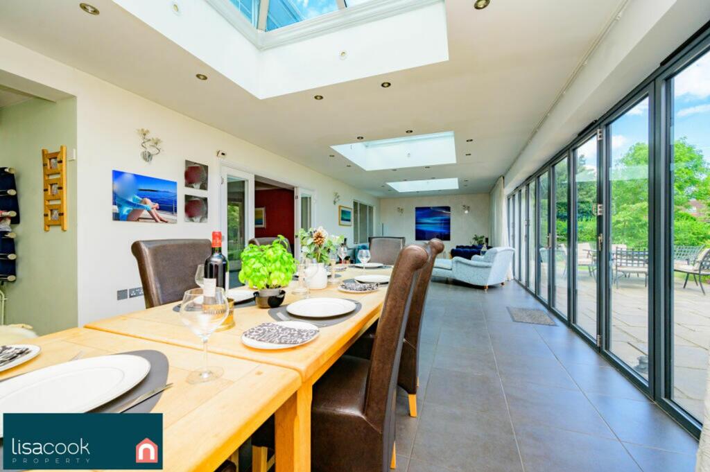 Additional property image - Park Street Lane, Park Street, AL2