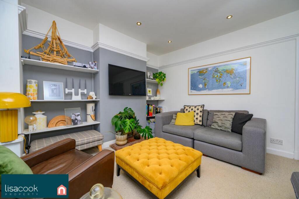 Additional property image - Park Street Lane, Park Street, AL2