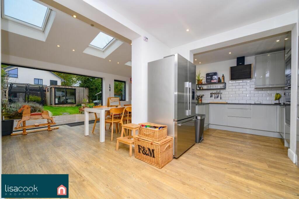 Additional property image - Park Street Lane, Park Street, AL2