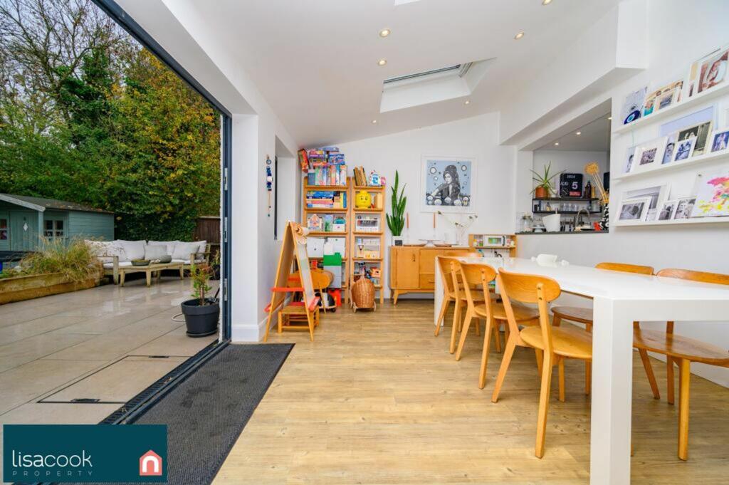 Additional property image - Park Street Lane, Park Street, AL2