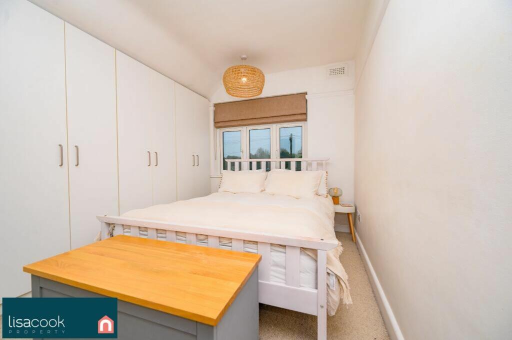 Additional property image - Park Street Lane, Park Street, AL2