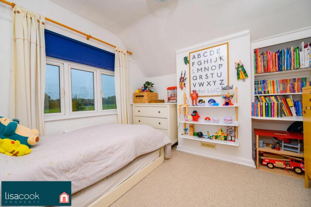 Additional property image - Park Street Lane, Park Street, AL2