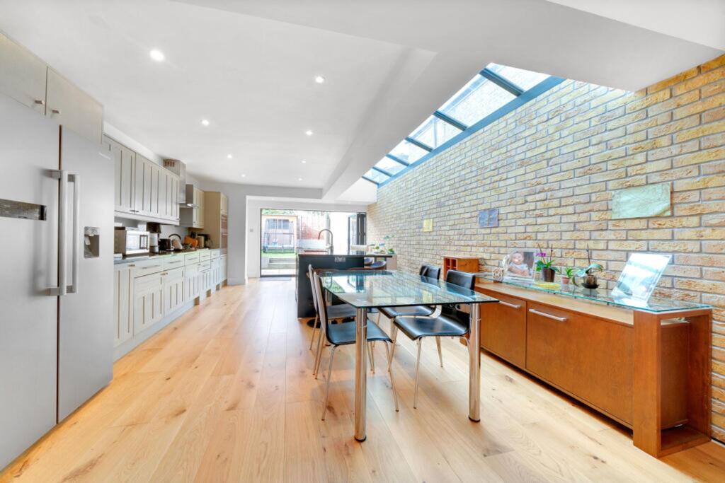Main image of property: Parish Lane, London, SE20