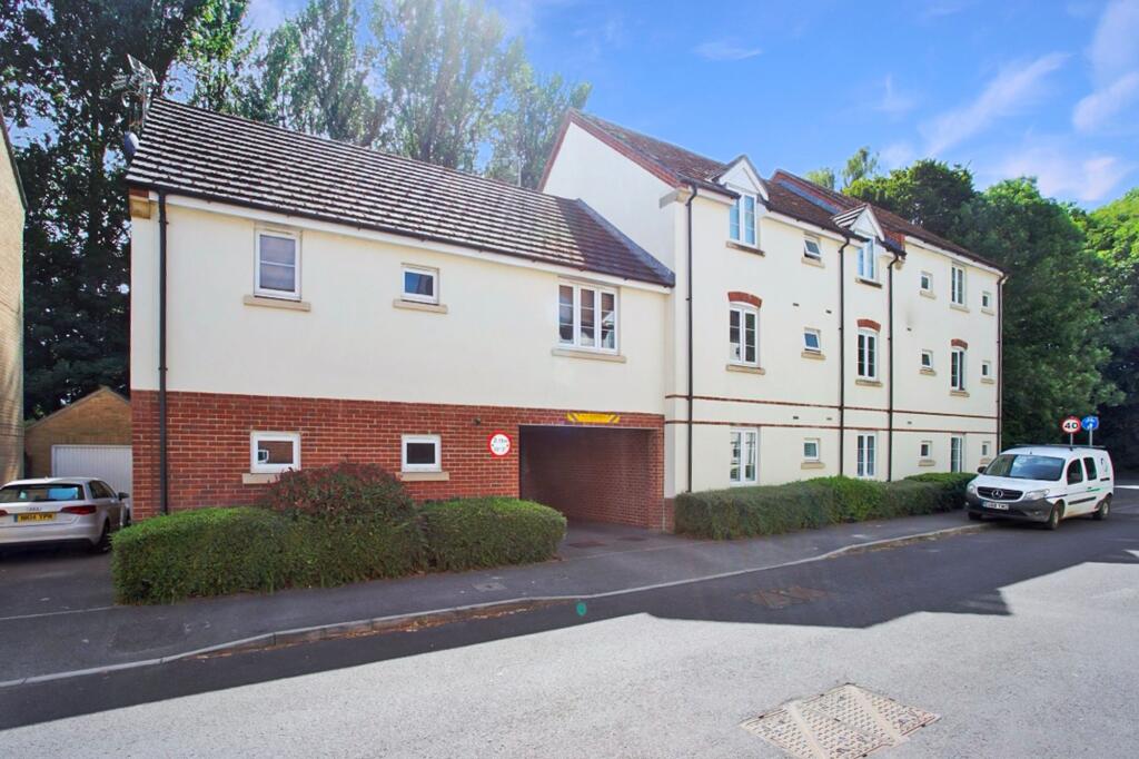Main image of property: Crestwood View, Eastleigh, SO50