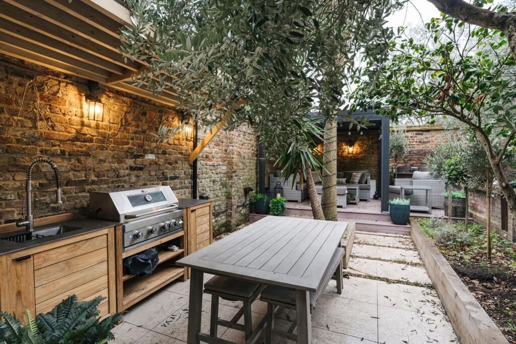 Main image of property: Cropley Street, London, N1