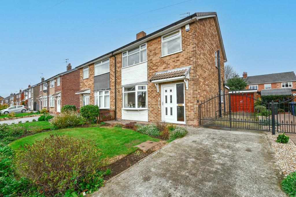 Main image of property: Sunnyside, Edenthorpe, DN3