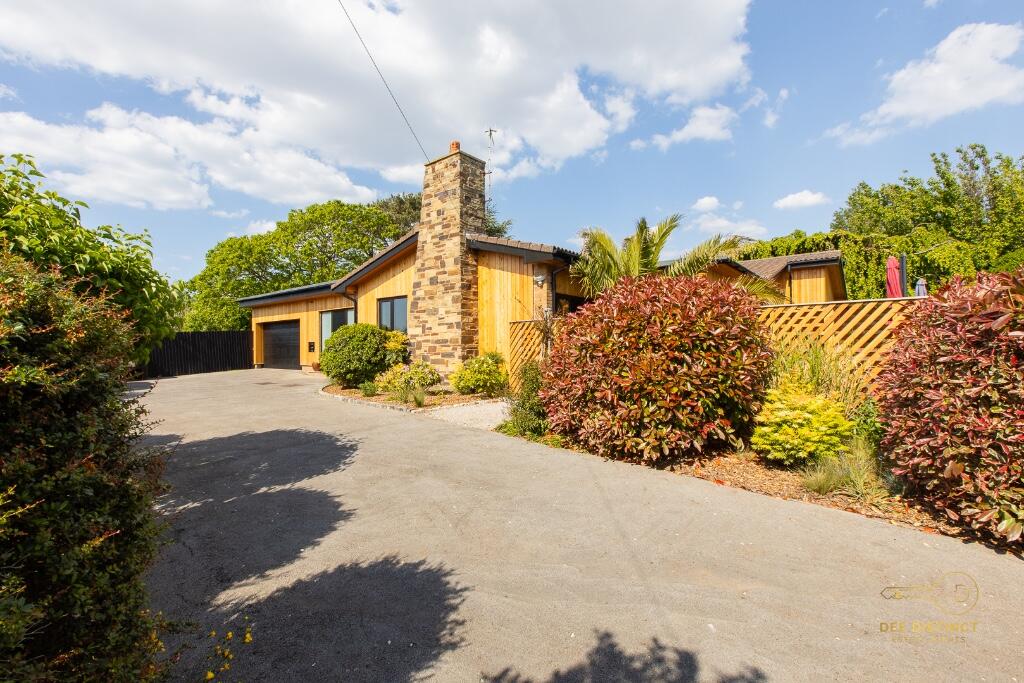 Main image of property: York Avenue, CH48