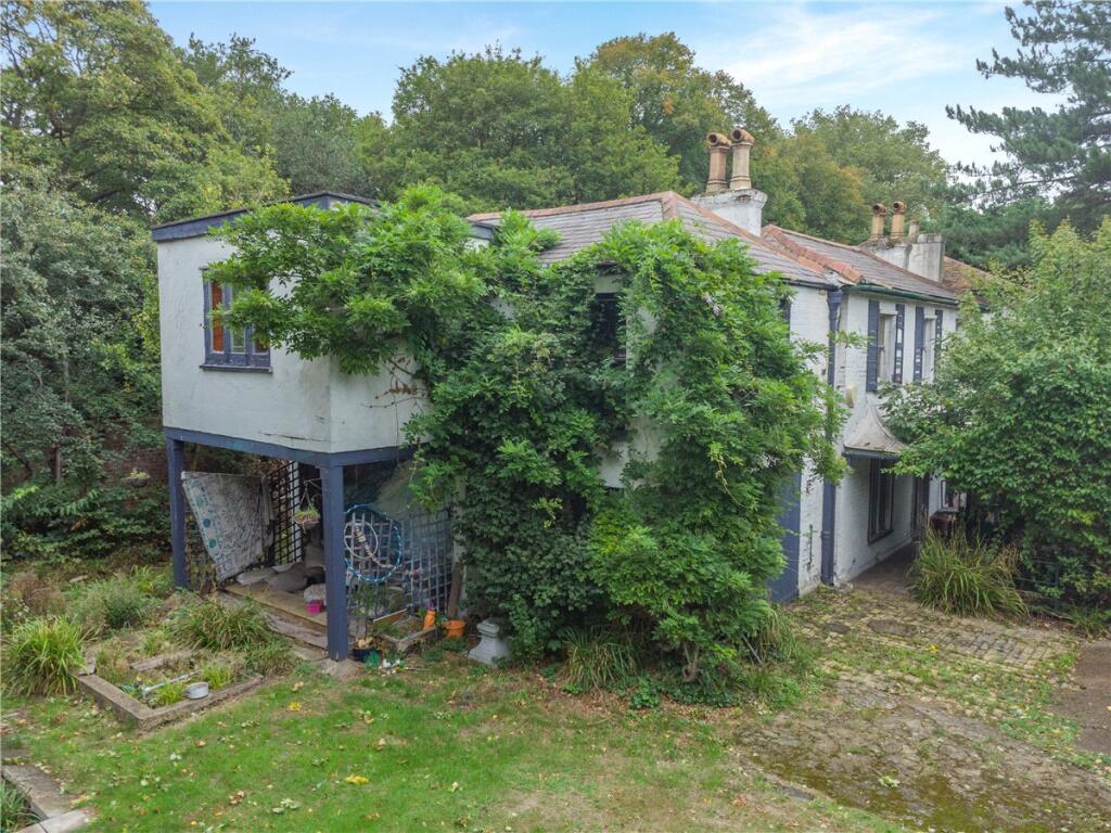 Main image of property: Roehampton Vale, London, SW15