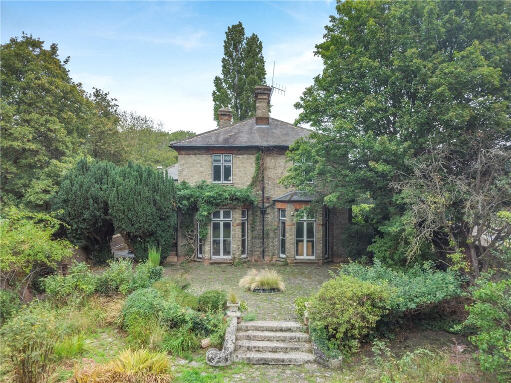 Main image of property: Roehampton Vale, London, SW15