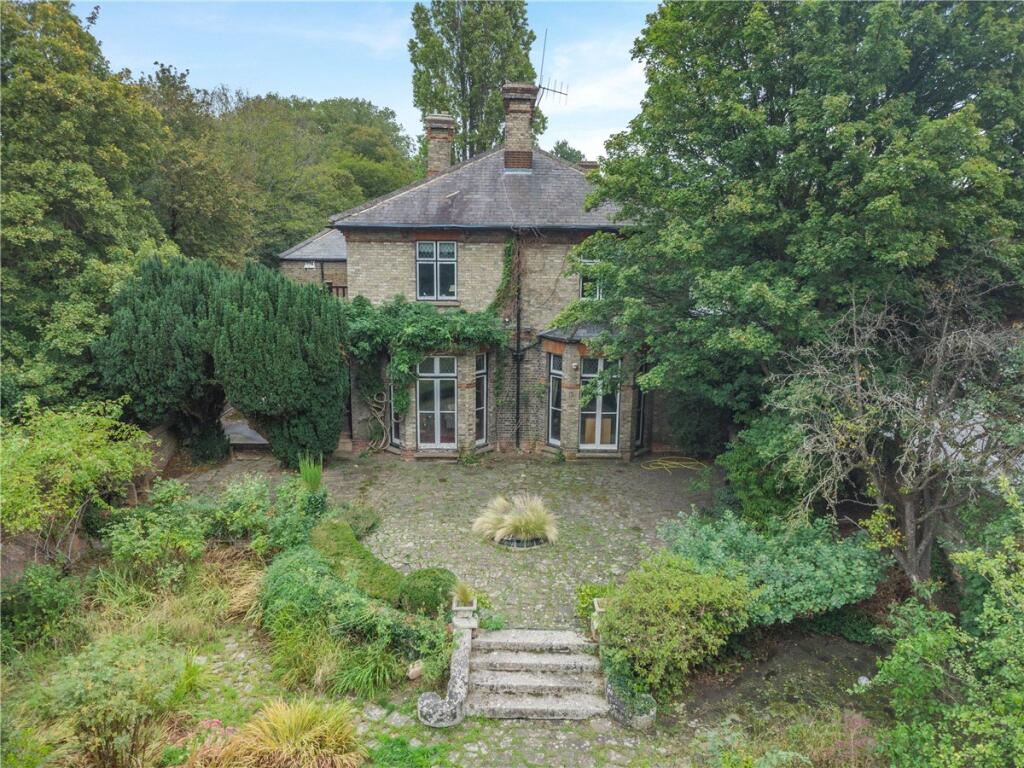 Main image of property: Roehampton Vale, London, SW15