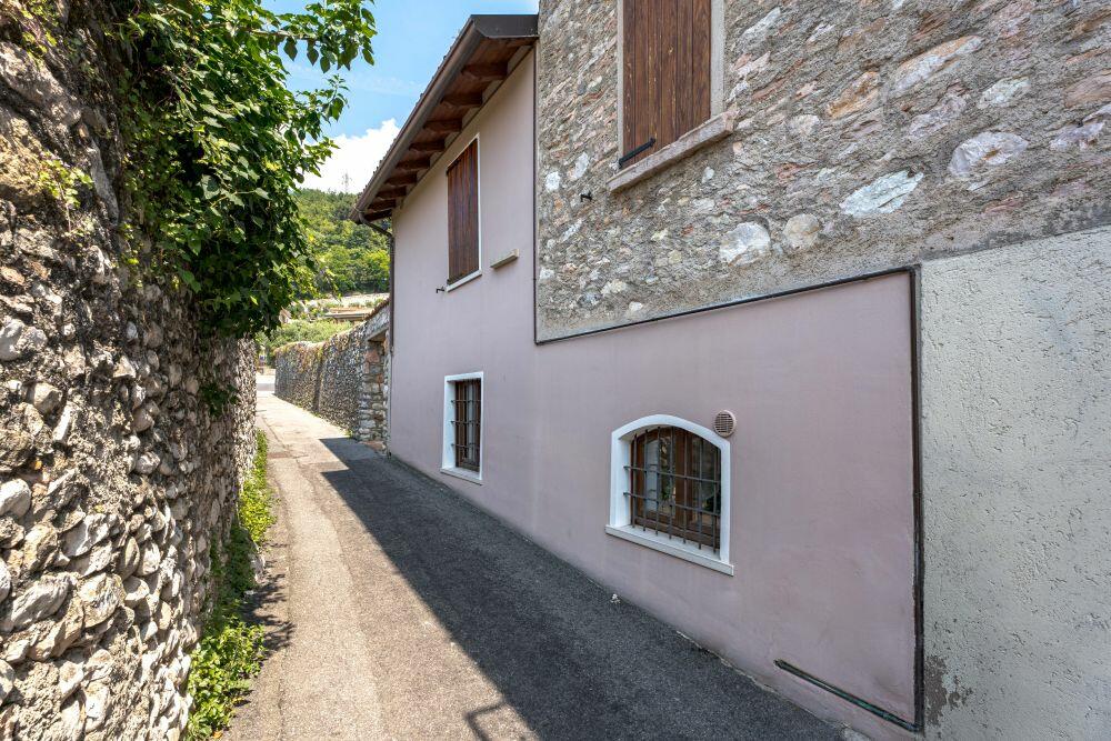 Main image of property: Toscolano-Maderno, Brescia, Lombardy