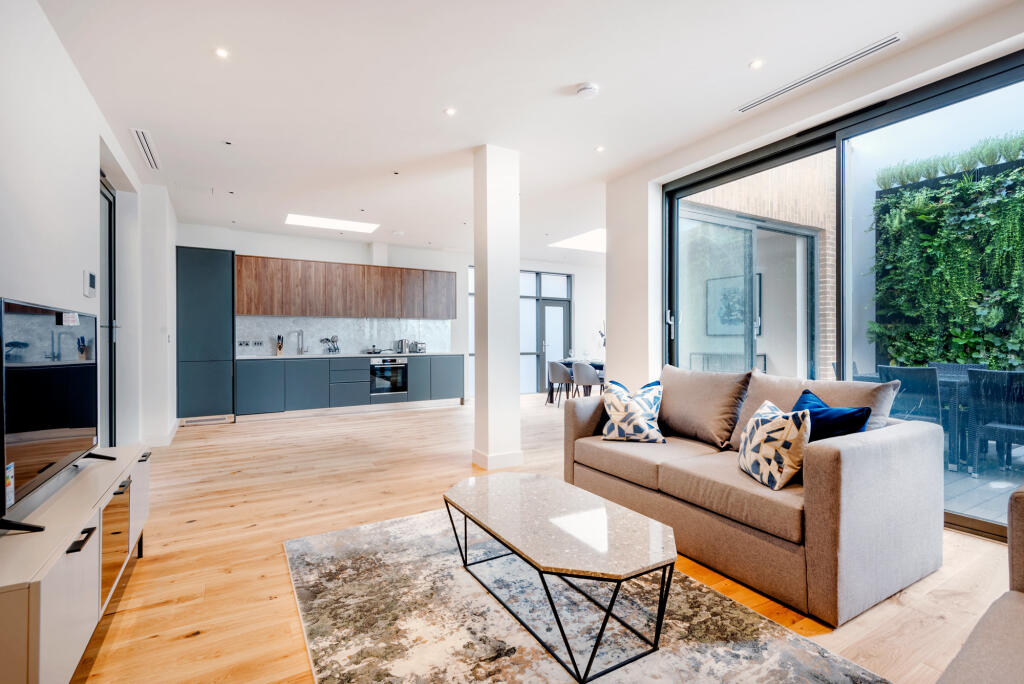 Main image of property: Flat 2, 88 Borough High Street, London